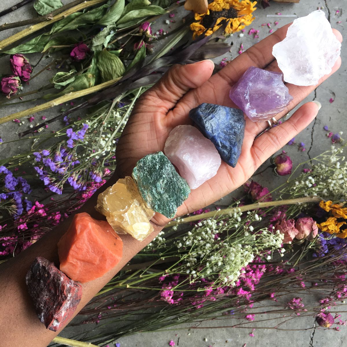 Vastu crystals and decorative stone pieces